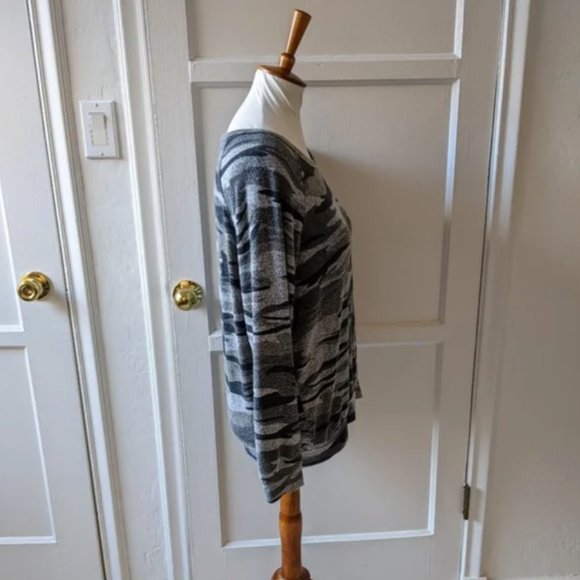 Buffalo David Bitton camo sweater size medium - Picture 3 of 6